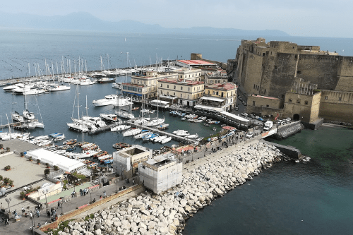 Photographie du marché de Monastiraki, prise par David T sur Unsplash