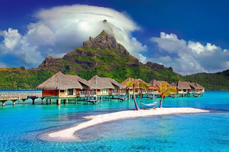Photographie de Bora Bora, Polynésie française, en ligne sur Pixabay : https://pixabay.com/fr/photos/bora-bora-%c3%aele-cara%c3%afbes-tahiti-3023437/