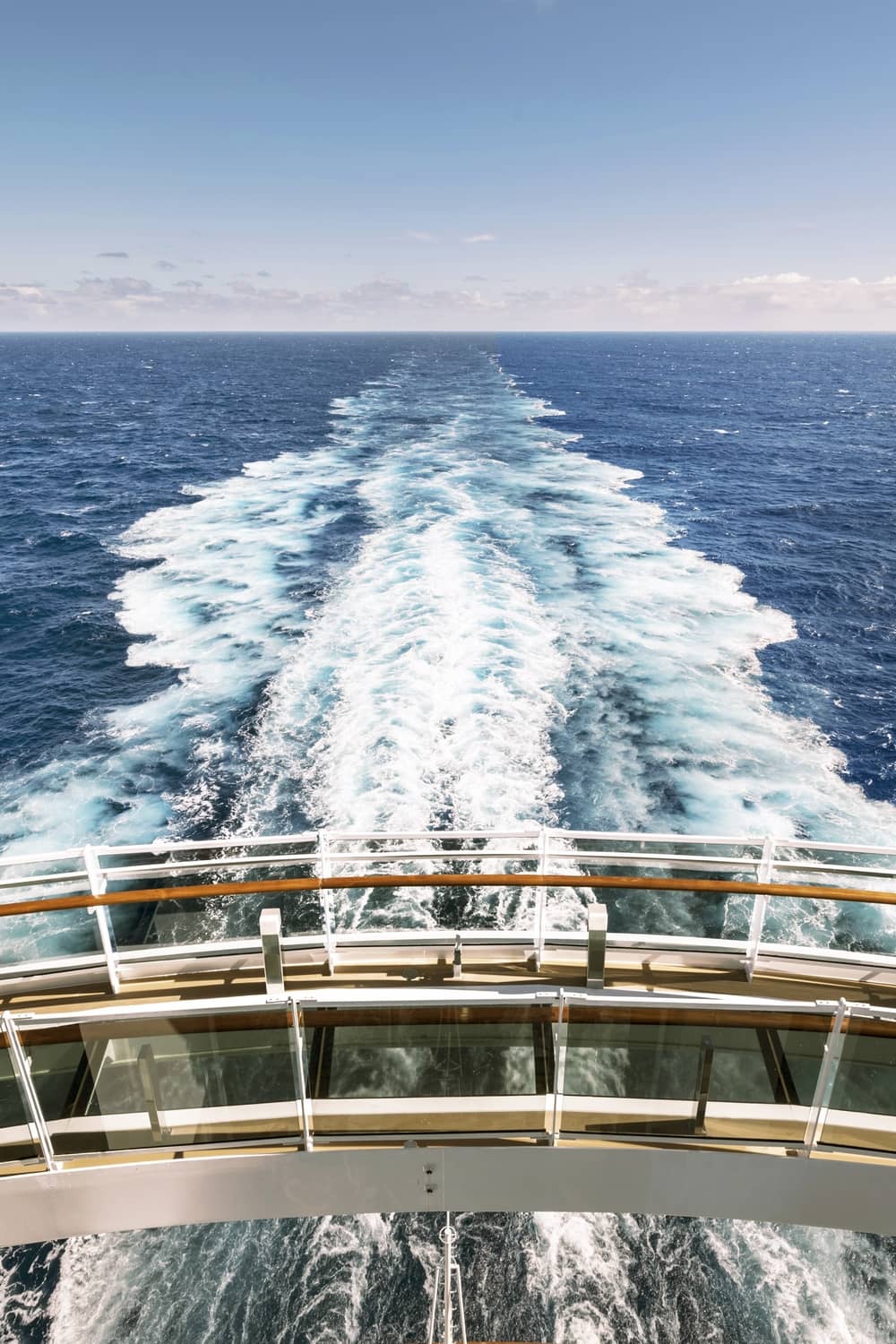 Sillage du MSC Seaside en navigation