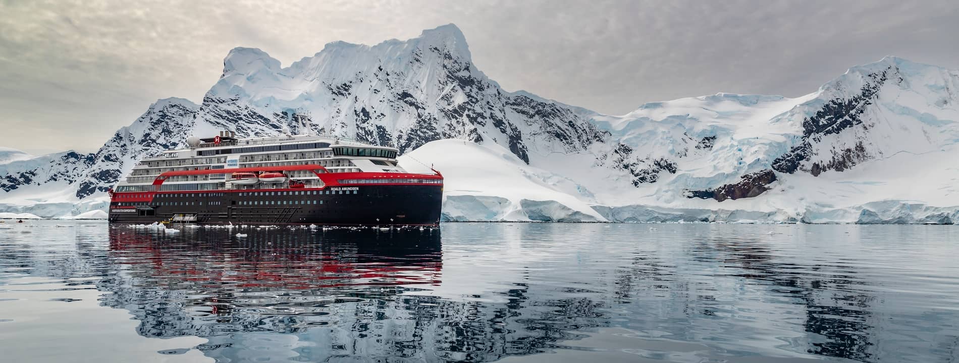 Photographie Hurtigruten du MS Roald Amundsen en Antarctique