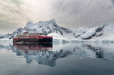 D'un ple  l'autre : une croisire d'expdition et de dcouverte pique