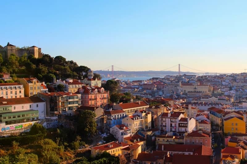 DPART DOMICILE : Rives ibriques et Lisbonne