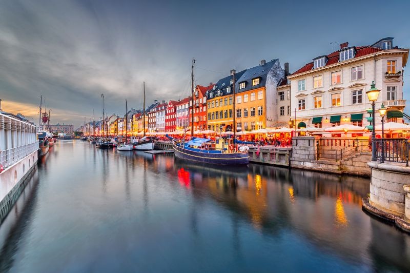 DPART DOMICILE + VOL INCLUS : Danemark, Norvge, Portugal & Espagne