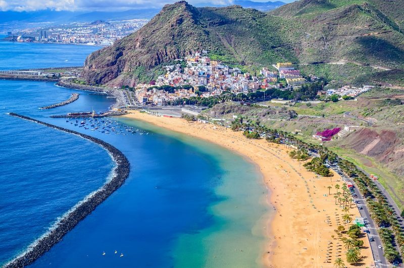 D�PART DOMICILE : �les Canaries