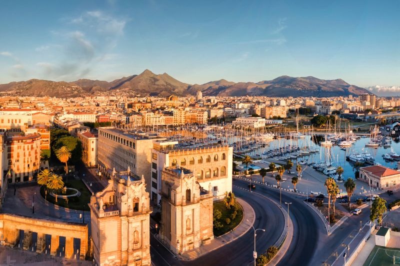 D�PART DOMICILE : Italie, Tunisie & Espagne